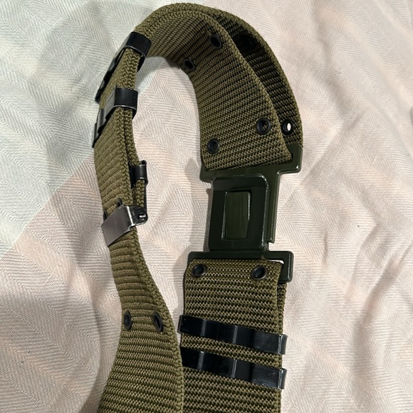 US Military LC-2 Pistol Webbing Belt Individual Equipment - Picture 2 of 5